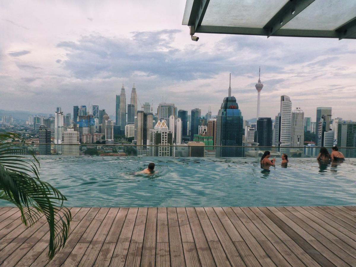 Хостел Regalia Skypool Klcc Куала-Лумпур Экстерьер фото