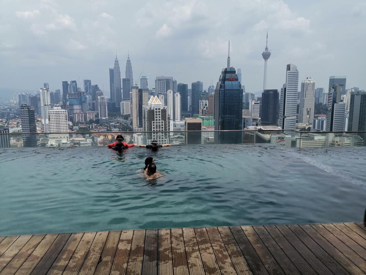 Хостел Regalia Skypool Klcc Куала-Лумпур Экстерьер фото