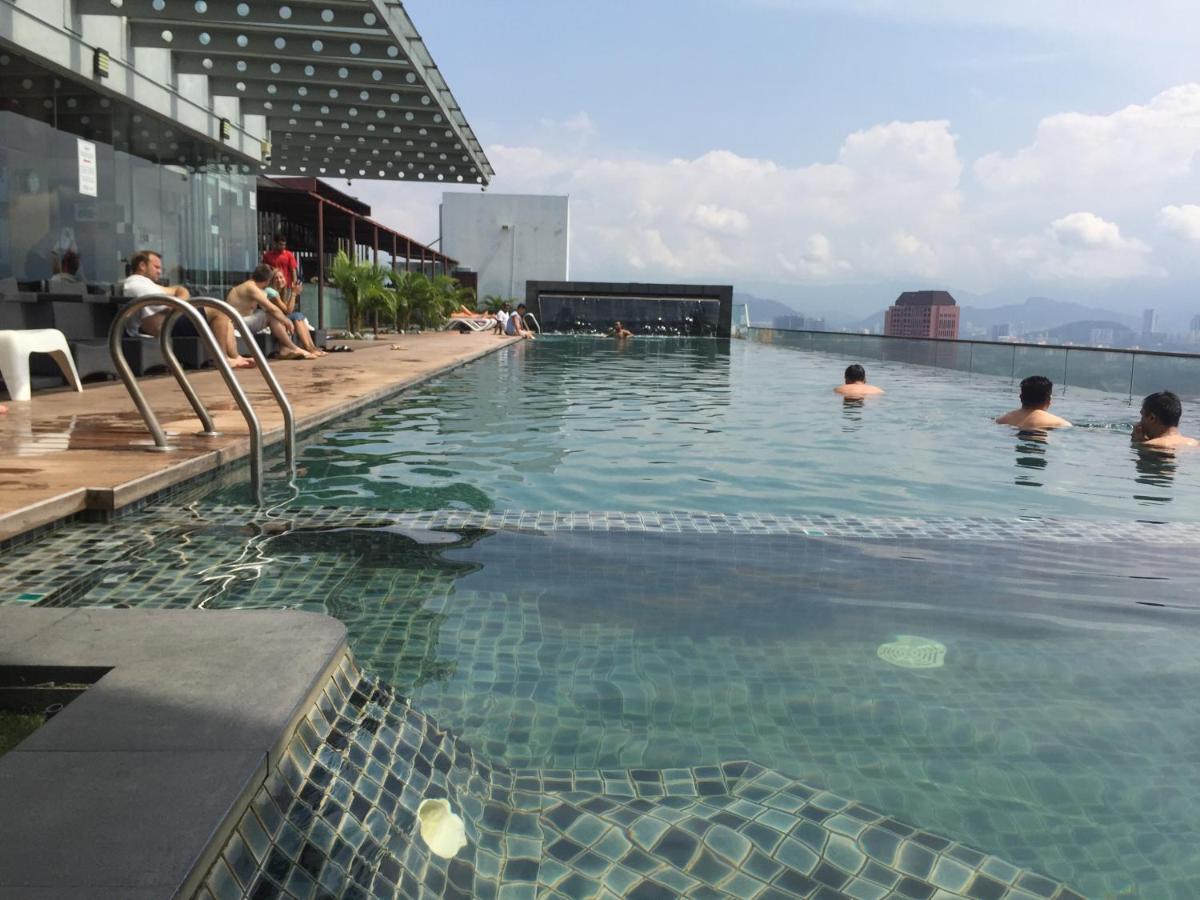 Хостел Regalia Skypool Klcc Куала-Лумпур Экстерьер фото