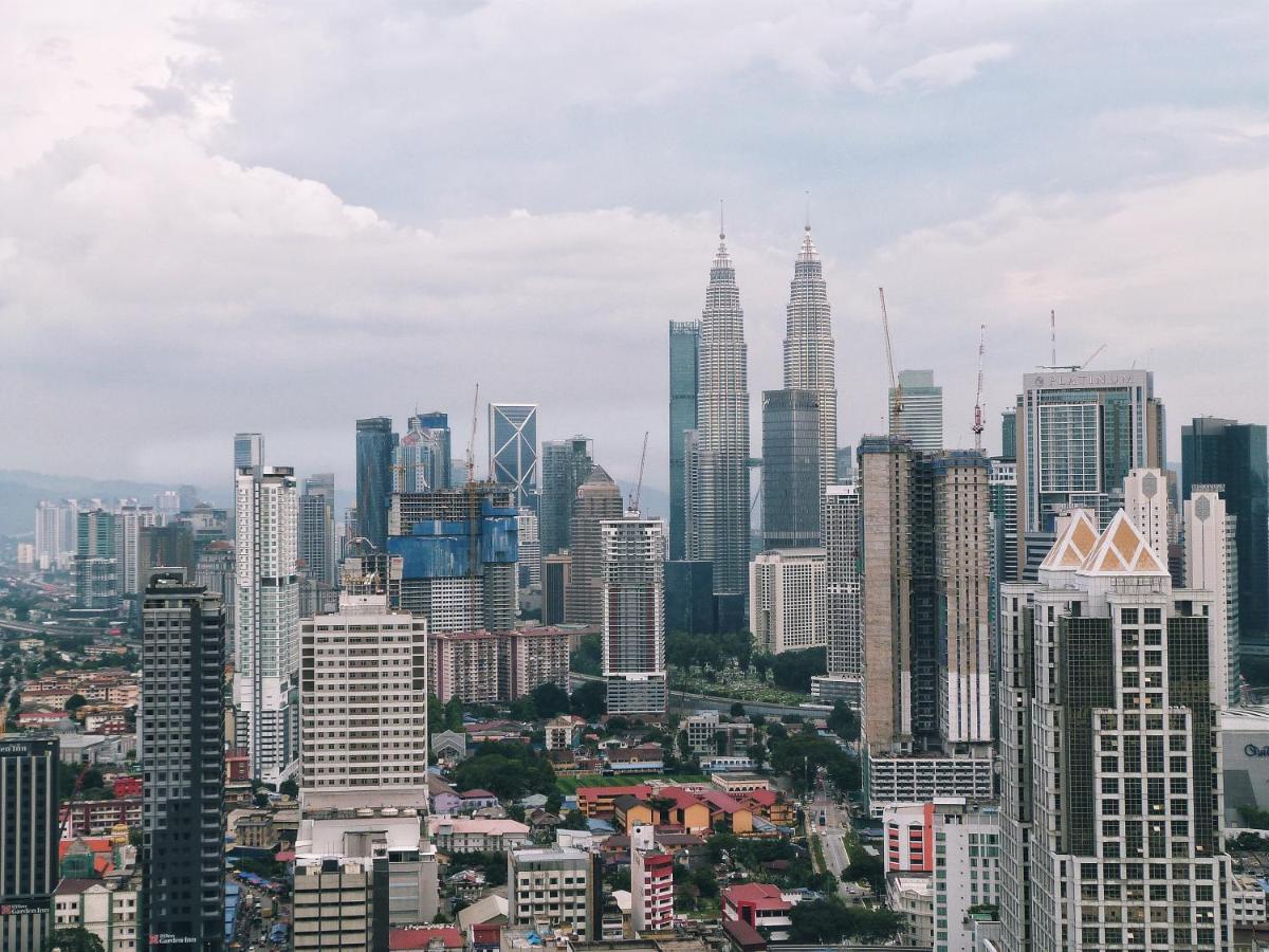 Хостел Regalia Skypool Klcc Куала-Лумпур Экстерьер фото