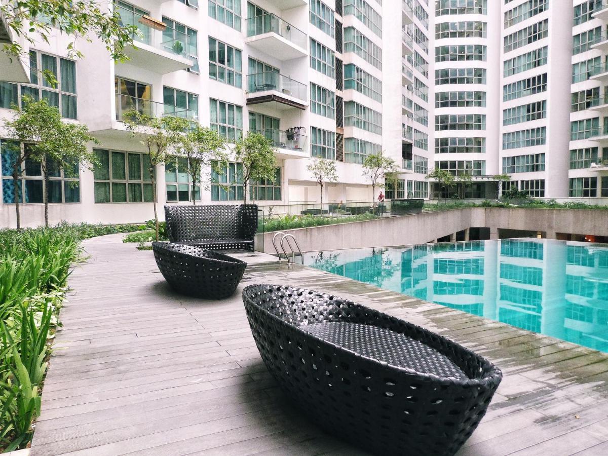 Хостел Regalia Skypool Klcc Куала-Лумпур Экстерьер фото